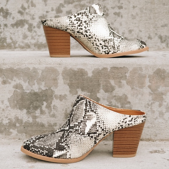 ❤️ Snakeskin print slip on grey mules 1 LEFT!!! - Picture 3 of 8